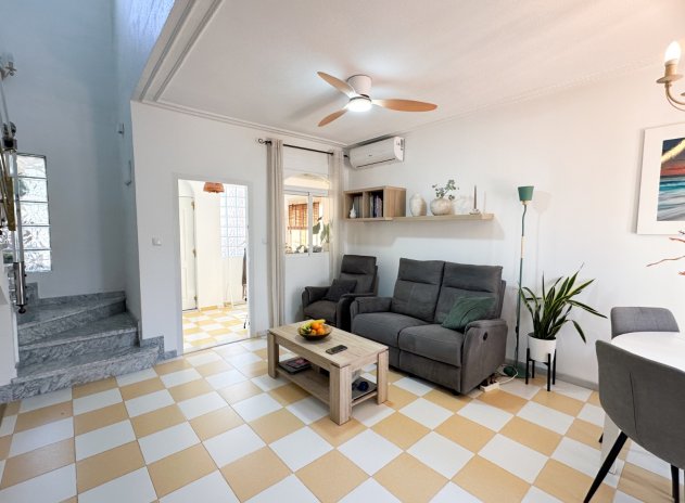 Herverkoop - Villa - Torrevieja - Aguas Nuevas