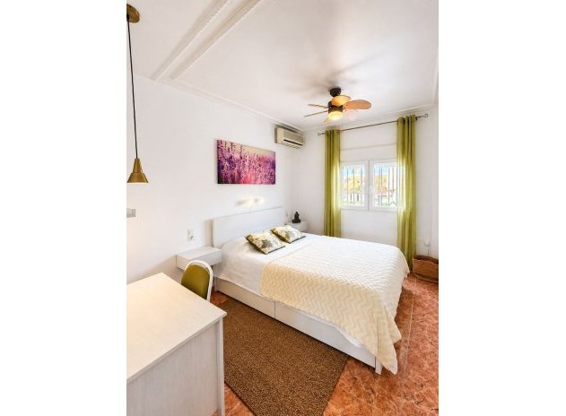 Herverkoop - Villa - Torrevieja - Aguas Nuevas