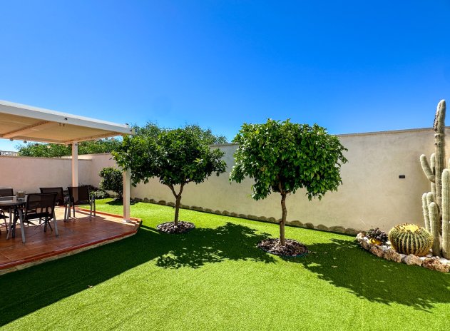 Herverkoop - Villa - Torrevieja - Aguas Nuevas