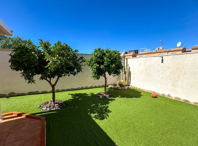 Herverkoop - Villa - Torrevieja - Aguas Nuevas