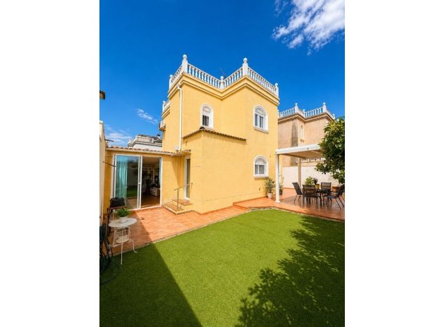 Herverkoop - Villa - Torrevieja - Aguas Nuevas