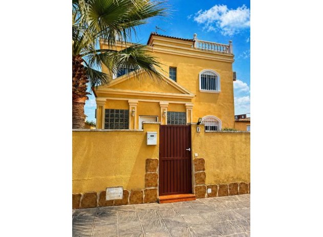 Herverkoop - Villa - Torrevieja - Aguas Nuevas