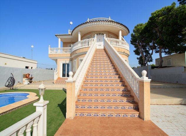 Resale - Villa * - Campoamor *