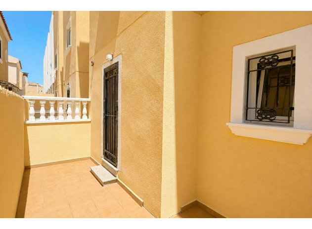 Herverkoop - Rijwoning - Campoamor