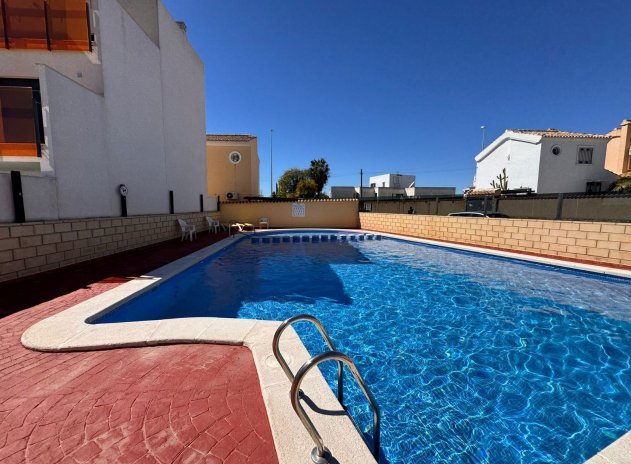 Herverkoop - Rijwoning - Campoamor