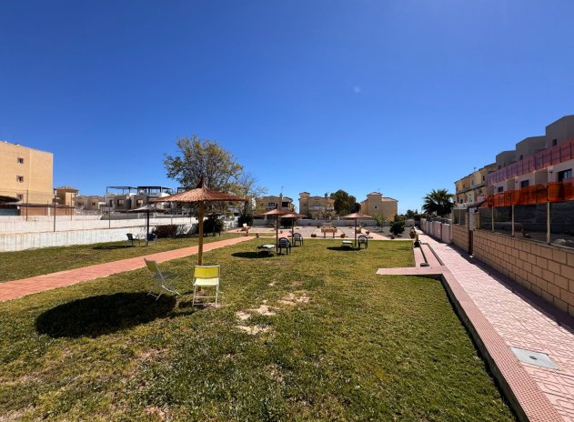Herverkoop - Rijwoning - Campoamor