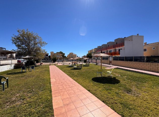 Herverkoop - Rijwoning - Campoamor