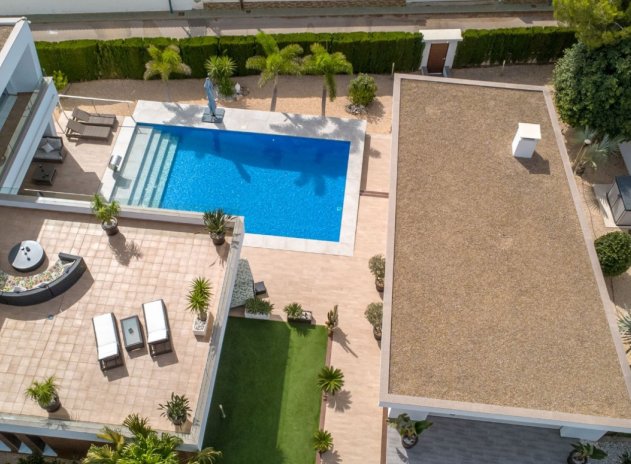 Resale - Villa * - Pinar de Campoverde