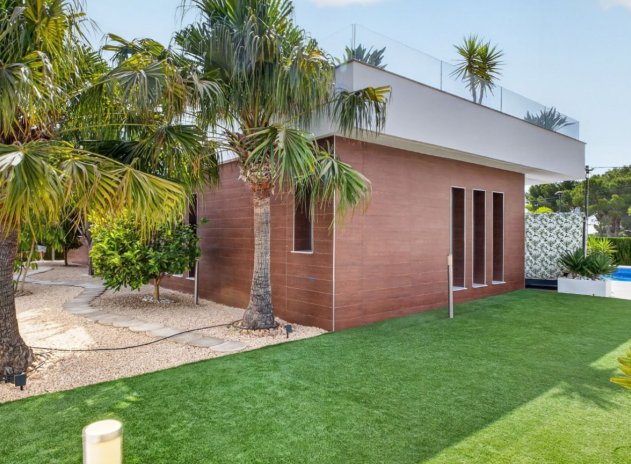 Resale - Villa * - Pinar de Campoverde
