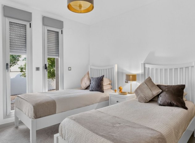 Resale - Villa * - Pinar de Campoverde