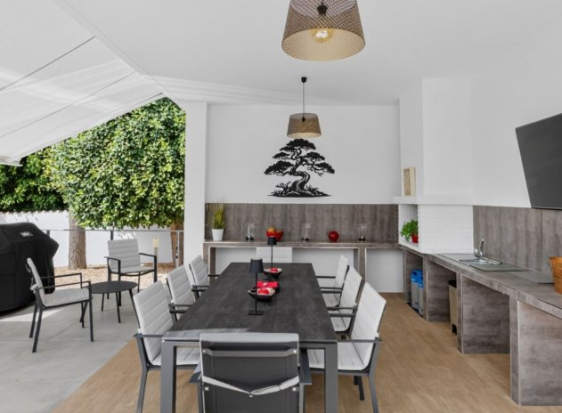 Resale - Villa * - Pinar de Campoverde
