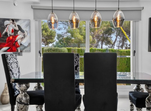 Resale - Villa * - Pinar de Campoverde