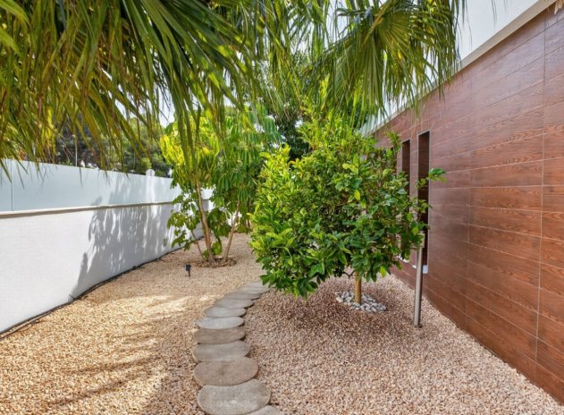 Resale - Villa * - Pinar de Campoverde