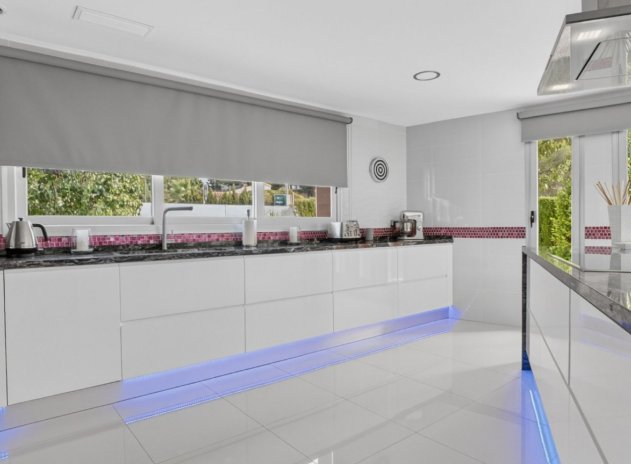 Resale - Villa * - Pinar de Campoverde