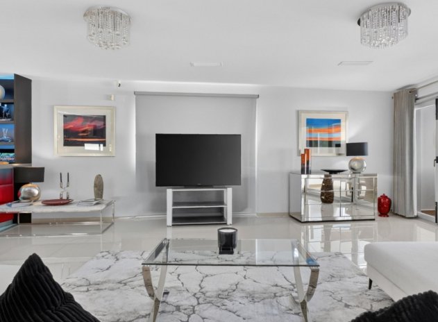 Resale - Villa * - Pinar de Campoverde