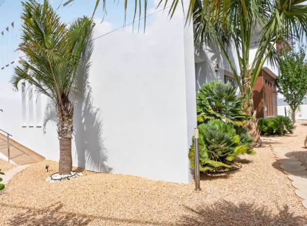 Resale - Villa * - Pinar de Campoverde