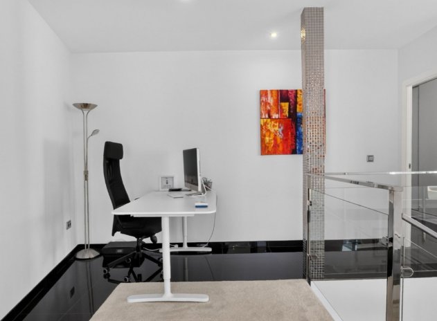 Resale - Villa * - Pinar de Campoverde