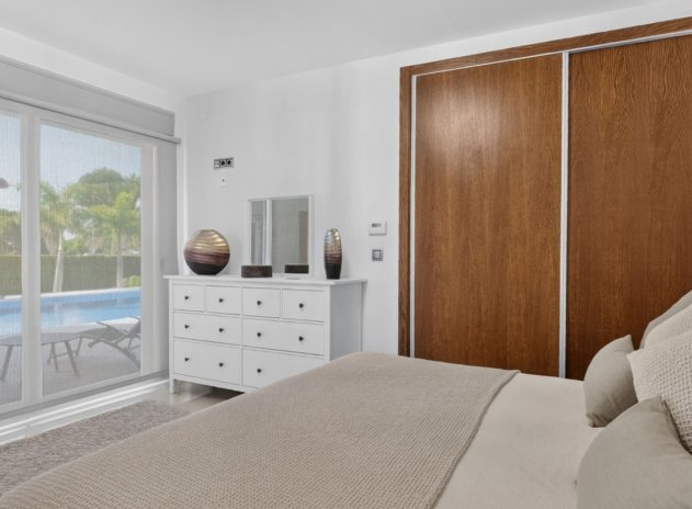Resale - Villa * - Pinar de Campoverde