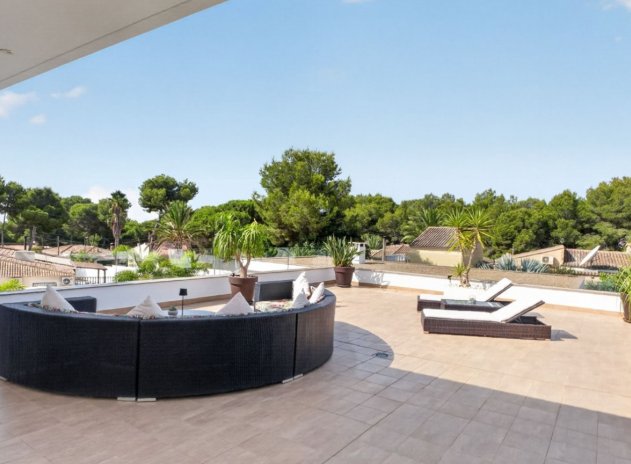 Resale - Villa * - Pinar de Campoverde
