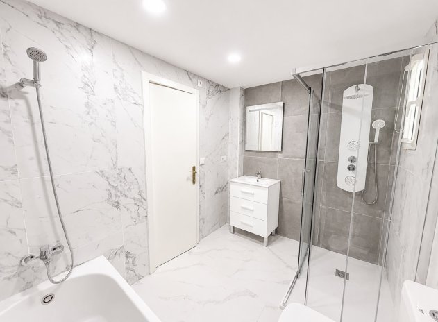 Reventa - Villa - Villamartin - Villamartín