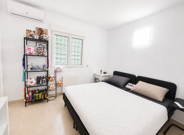 Reventa - Villa - Villamartin - Villamartín