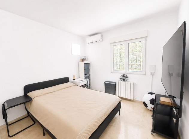 Reventa - Villa - Villamartin - Villamartín
