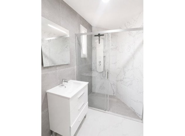 Reventa - Villa - Villamartin - Villamartín