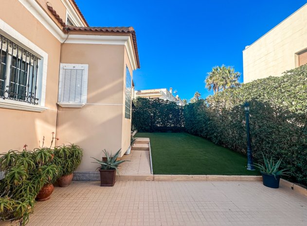 Herverkoop - Villa - La Mata