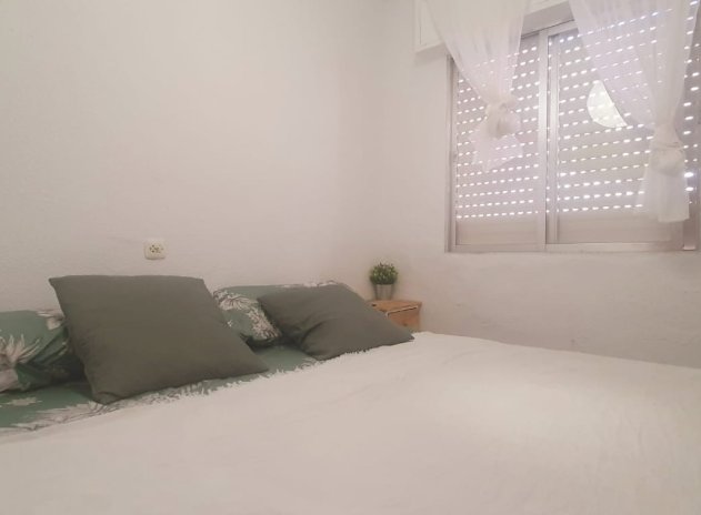 Resale - Bungalow - Groundfloor - Torrevieja - Cabo cervera