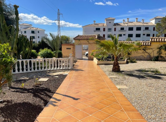 Resale - Villa - Orihuela Costa - Villamartín