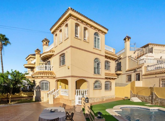 Resale - Villa - Orihuela Costa - La Florida