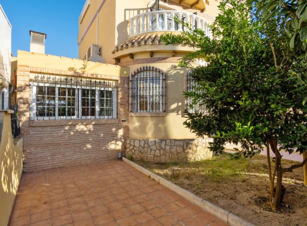 Resale - Villa - Orihuela Costa - La Florida