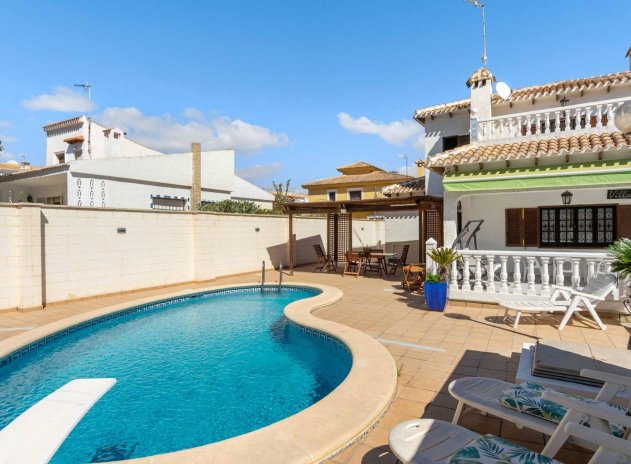 Resale - Villa - Orihuela Costa - La Zenia