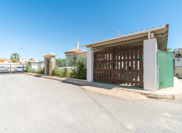 Resale - Villa - Orihuela Costa - Playa Flamenca