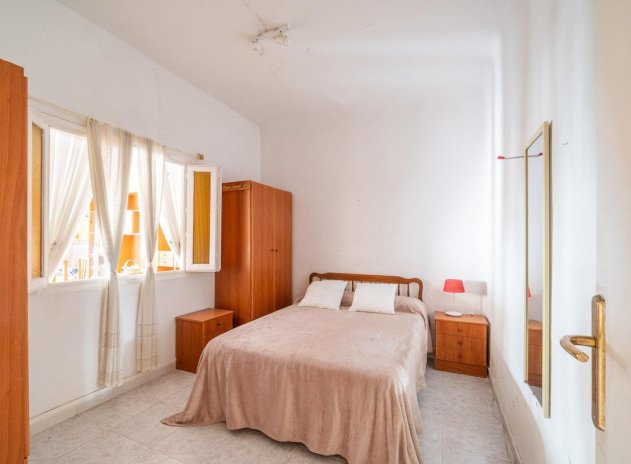 Resale - Apartment / flat - Torrevieja - Playa de los Naufragos