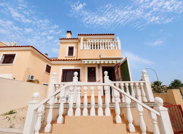 Herverkoop - Villa - Villamartin - Blue lagoon