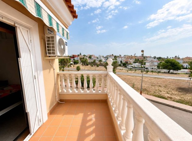 Herverkoop - Villa - Villamartin - Blue lagoon