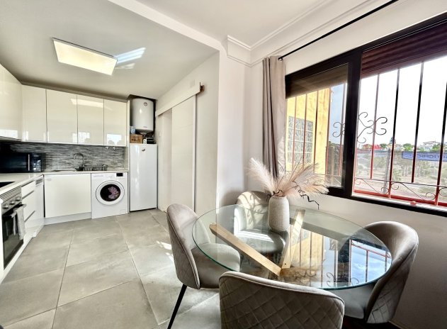 Herverkoop - Villa - Villamartin - Blue lagoon