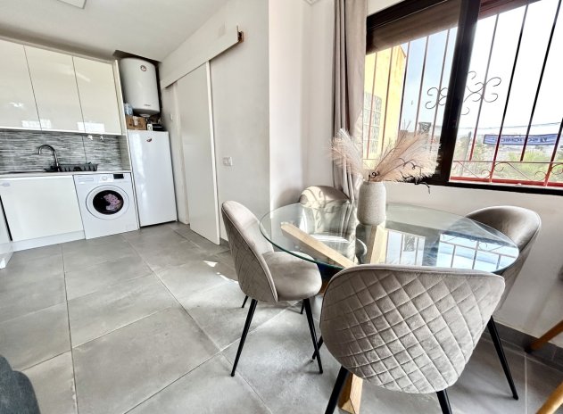 Herverkoop - Villa - Villamartin - Blue lagoon