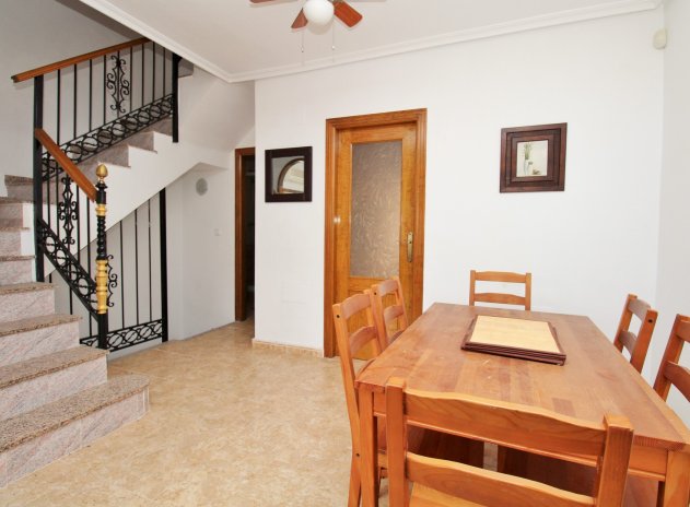 Reventa - Casa adosada - Villamartin - Villamartín