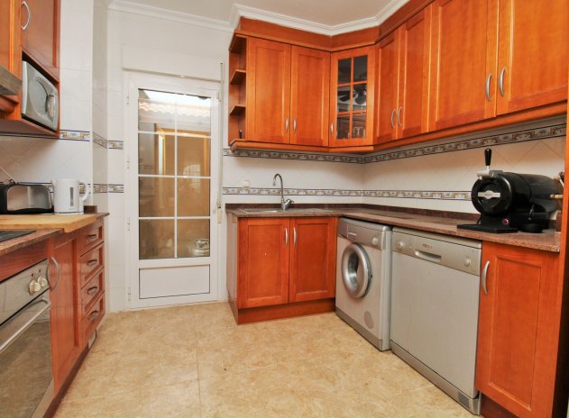 Reventa - Casa adosada - Villamartin - Villamartín