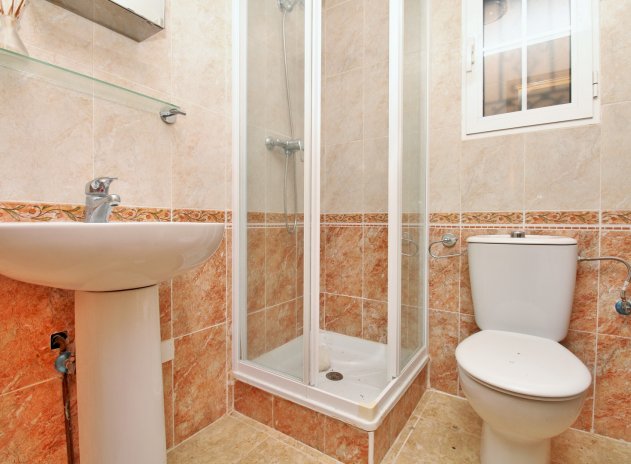 Reventa - Casa adosada - Villamartin - Villamartín