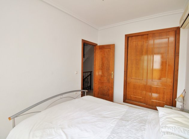 Reventa - Casa adosada - Villamartin - Villamartín