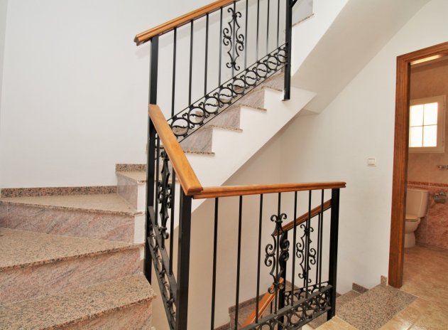 Reventa - Casa adosada - Villamartin - Villamartín