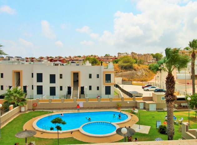 Reventa - Casa adosada - Villamartin - Villamartín