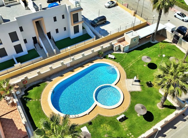 Reventa - Casa adosada - Villamartin - Villamartín