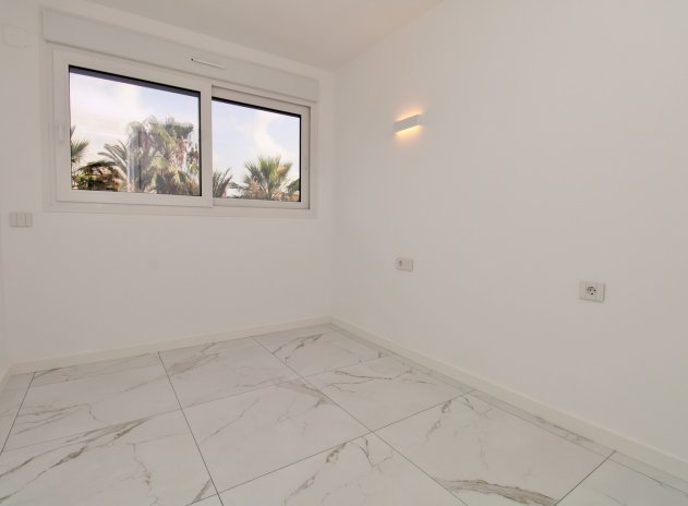 Resale - Apartment / Flat * - Punta Prima *