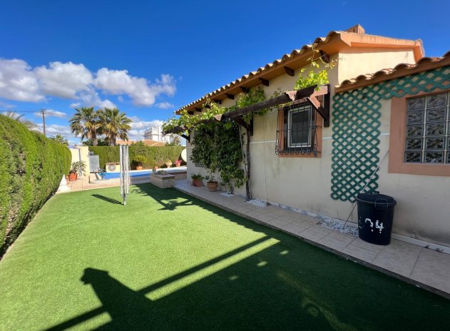 Herverkoop - Villa - Orihuela - Cabo Roig