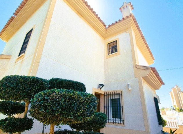 Resale - Villa * - Villamartin * - Villamartín * 