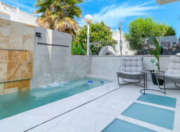 Herverkoop - Rijwoning - Torrevieja - Aguas Nuevas